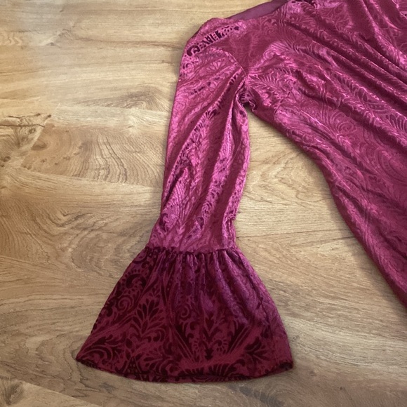 Velvet Bell Sleeve Wine/Deep burgundy short/knee length Dress Holiday Size 10 - Picture 9 of 14